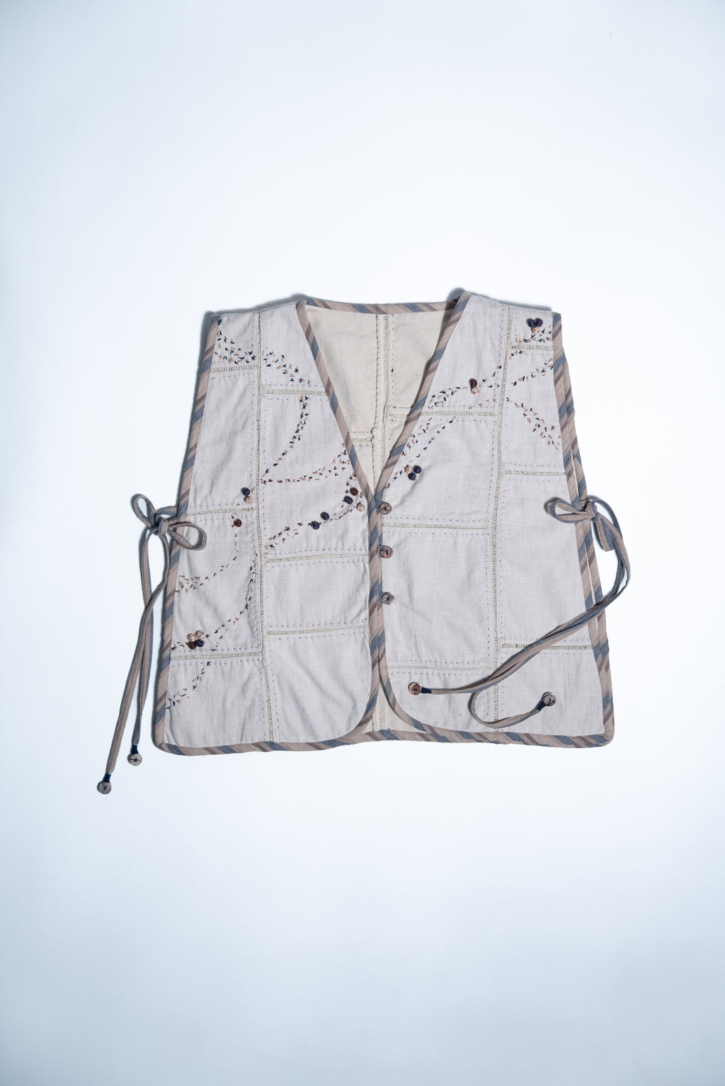 Unquiet Pique Lace Bib