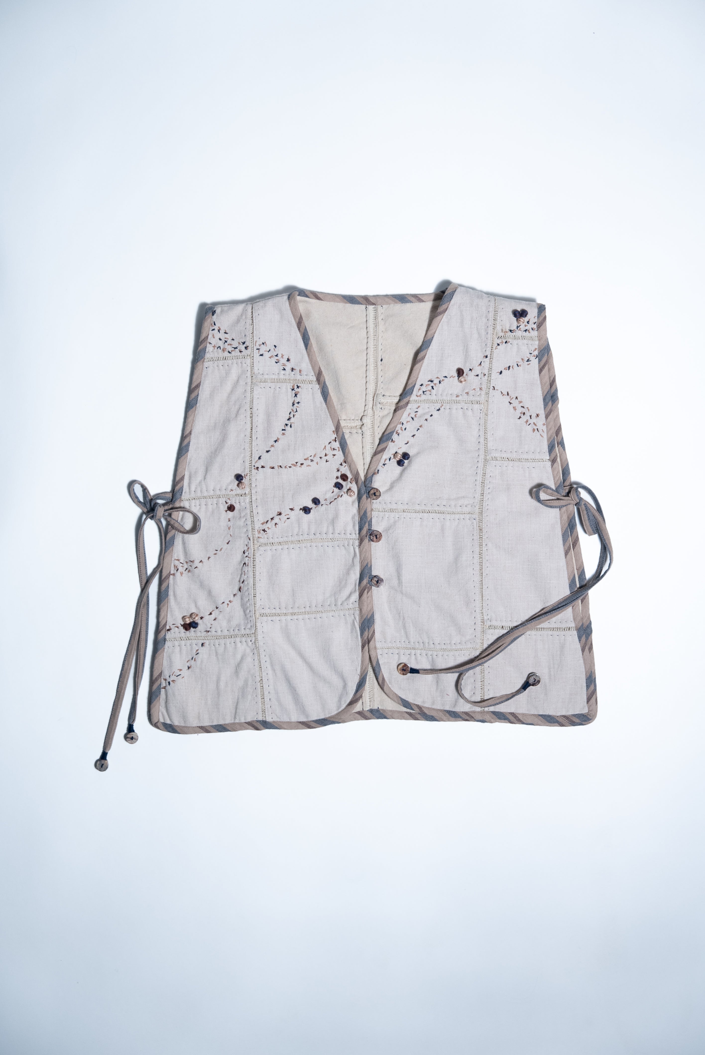 Unquiet Pique Lace Bib