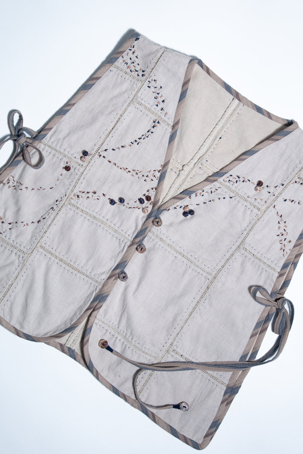 Unquiet Pique Lace Bib