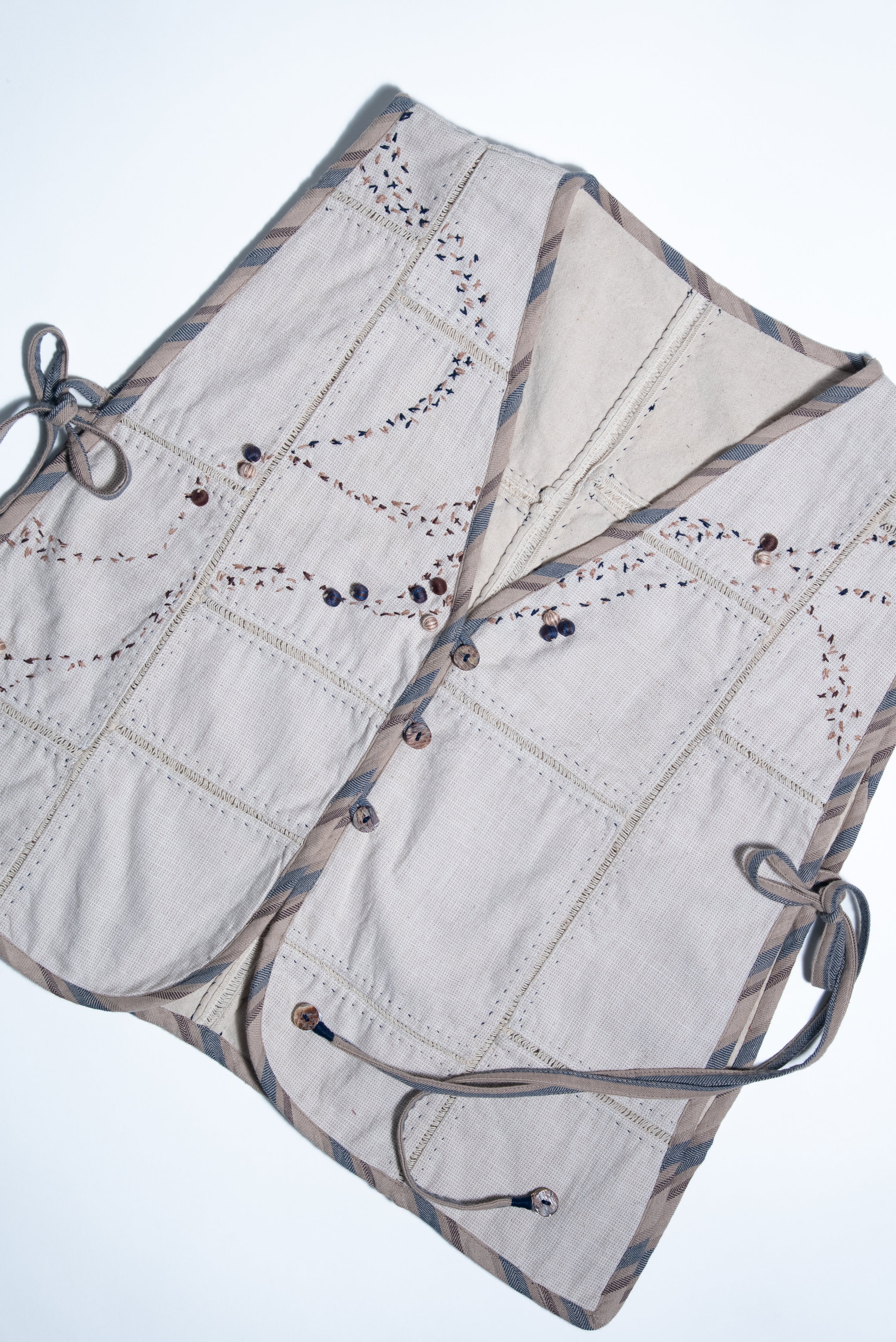Unquiet Pique Lace Bib
